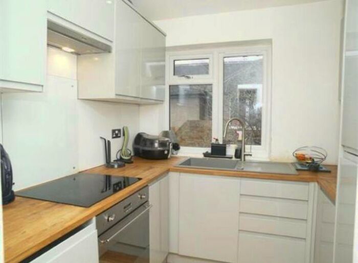 3 Bedroom Maisonette To Rent In Stanton Close, Epsom, Surrey, KT19