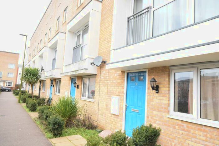 6 Bedroom House To Rent In Aviation Avenue, Hatfield, AL10