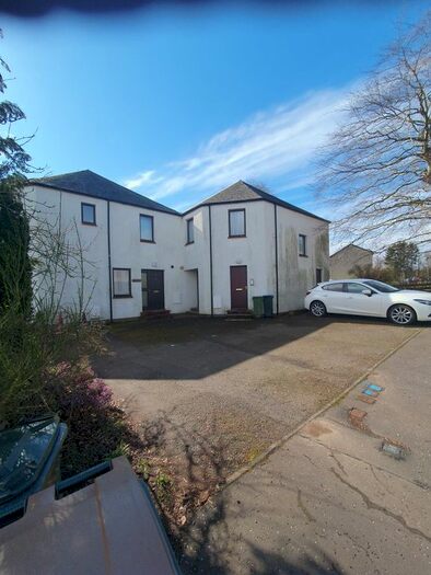 2 Bedroom Flat To Rent In Strand Court, Auchterarder, PH3