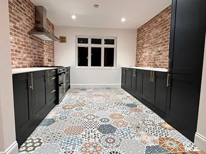 2 Bedroom Semi-Detached House To Rent In Brighton Road, Purley, CR8