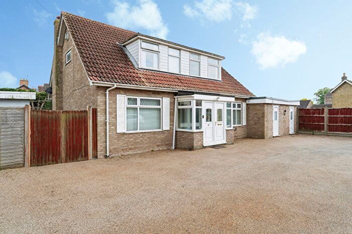 4 Bedroom Detached House For Sale In Church Lane, Doddington, March, PE15