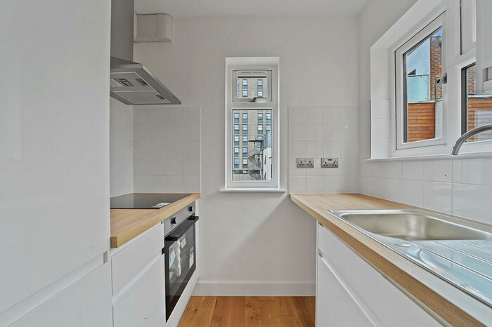 1 Bedroom Flat To Rent In Chessington Mansions, Albany Road, Leyton, E10