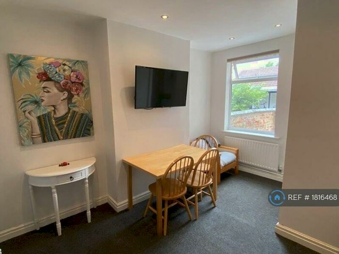 4 Bedroom Terraced House To Rent In Lower Regent Street, Beeston, Nottingham, NG9