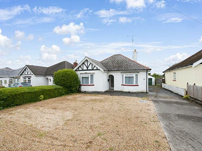 3 Bedroom Detached Bungalow For Sale In West Coker Road Yeovil, BA20