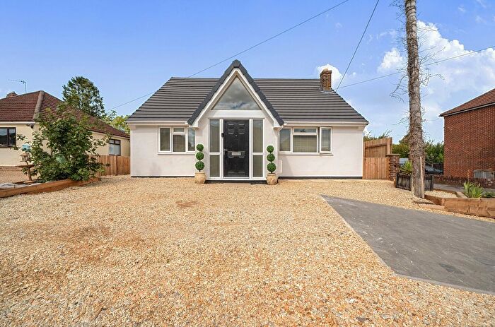 4 Bedroom Bungalow For Sale In Pavenhill, Purton, Swindon, SN5