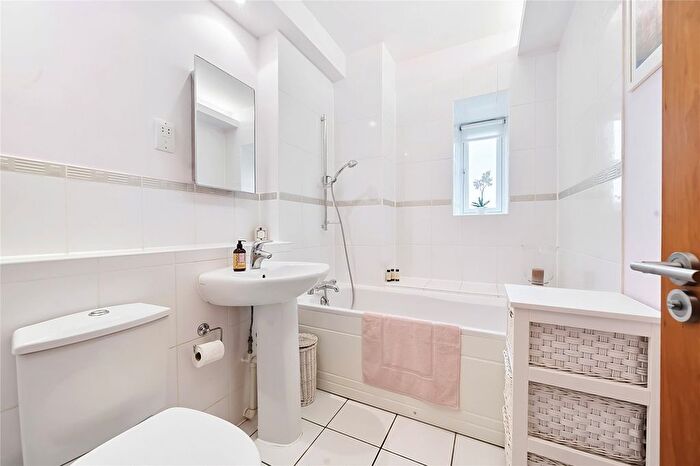 2 Bedroom Flat For Sale In Main Road, Knockholt, Sevenoaks, Kent, TN14