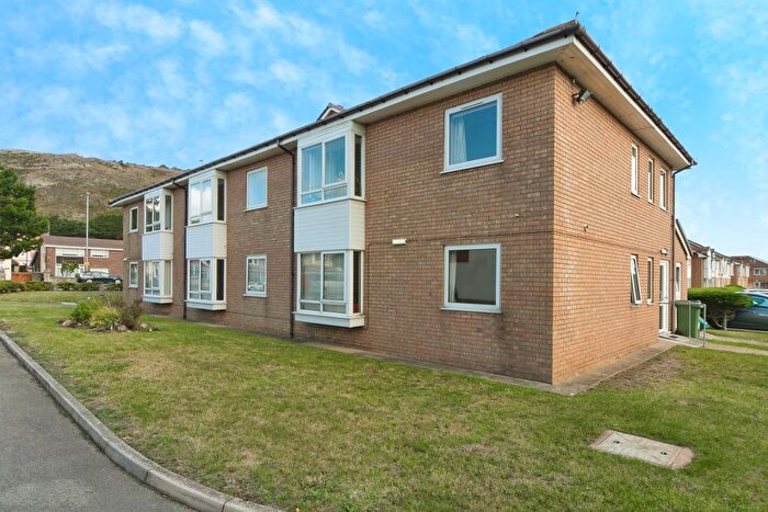 1 Bedroom Flat For Sale In Gloddaeth Avenue, Llandudno, Conwy, LL30