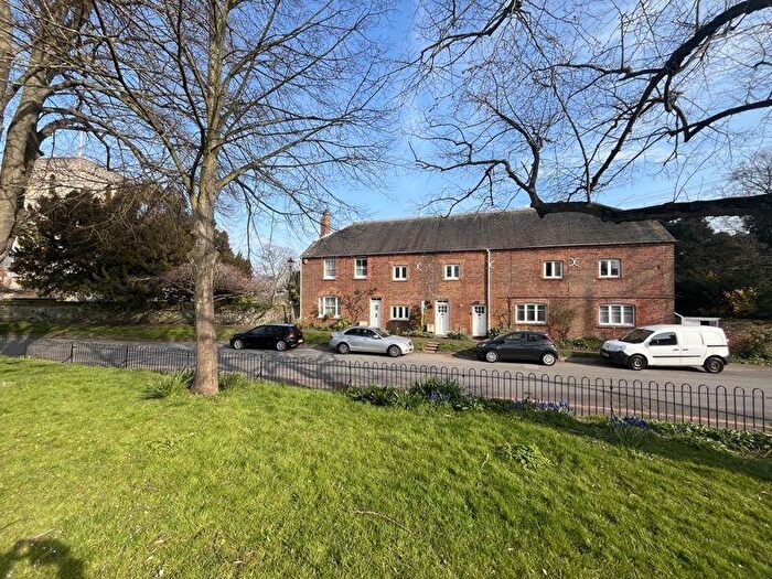 3 Bedroom Terraced House For Sale In Eastry, CT13