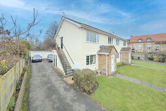 2 Bedroom Flat For Sale In Micklethwaite View, Wetherby, West Yorkshire, LS22