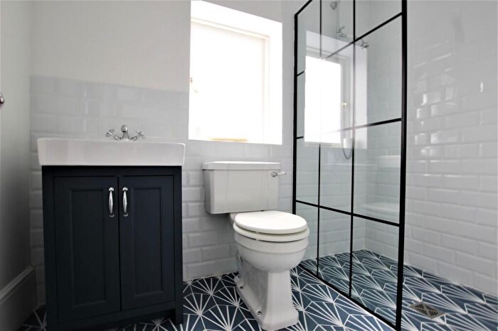 8 Bedroom Detached House To Rent In Henry Road, Gloucester, GL1