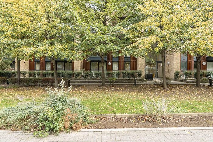 3 Bedroom Flat For Sale In Albatross Way, Canada Water, London, SE16
