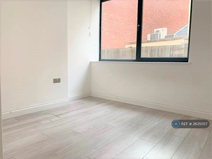 1 Bedroom Flat To Rent In Wing House, Aylesbury, HP20