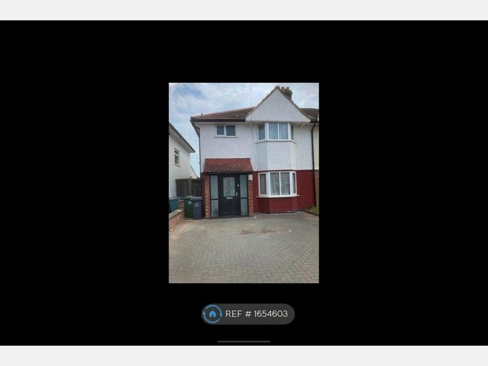3 Bedroom Semi-Detached House To Rent In Blacklands Road, London, SE6