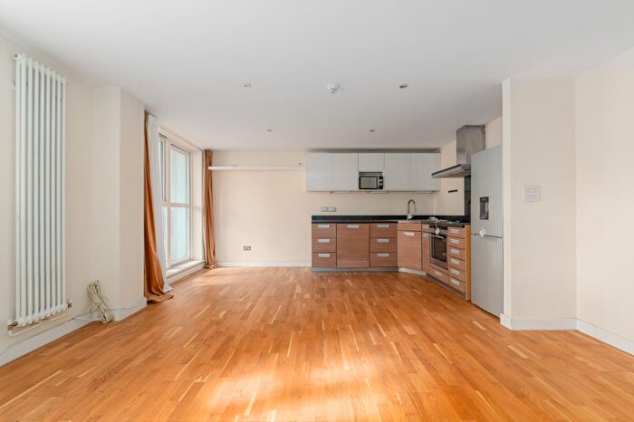 2 Bedroom Flat For Sale In Woolwich Road, London, SE10