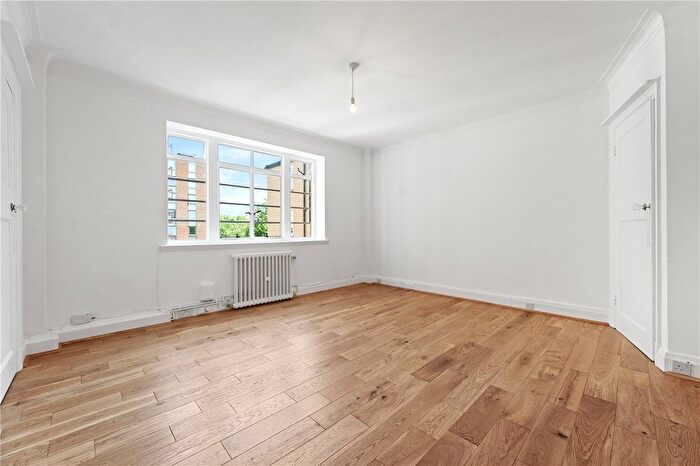 Studio For Sale In Vicarage Court, Vicarage Gate, London, W8