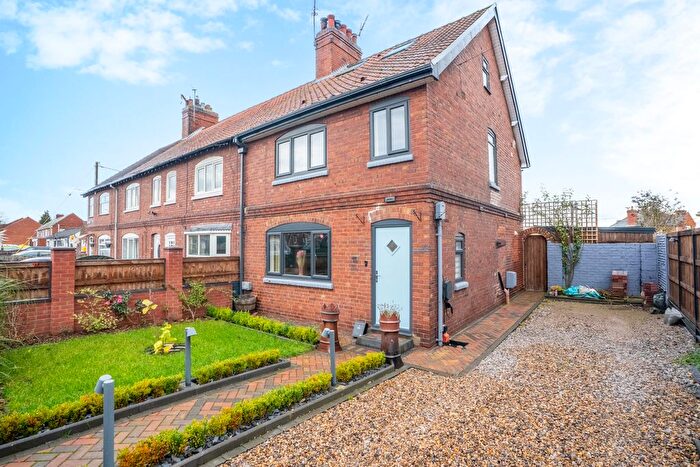 4 Bedroom End Of Terrace House For Sale In West View, Barlby Road, Barlby, YO8