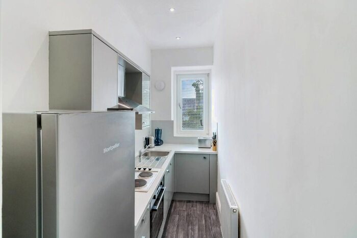 2 Bedroom Flat To Rent In Baxter Park Terrace, Stobswell, Dundee, DD4