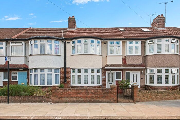 3 Bedroom Terraced House For Sale In Ribblesdale Avenue, Northolt, UB5