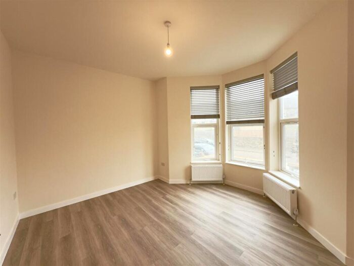 2 Bedroom Apartment To Rent In Beatrice Road, Finsbury Park, N4