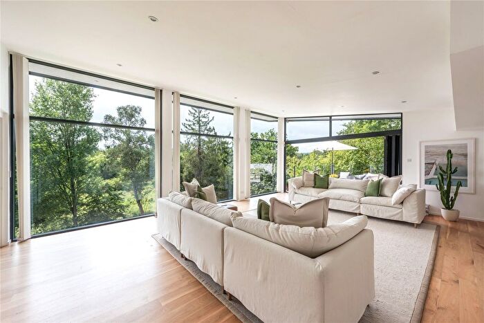 4 Bedroom Detached House For Sale In Reigate Road, Betchworth, Surrey, RH3