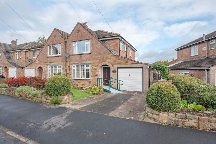 3 Bedroom Semi Detached House For Sale In The Hawthorns, Sutton-in-Craven, BD20