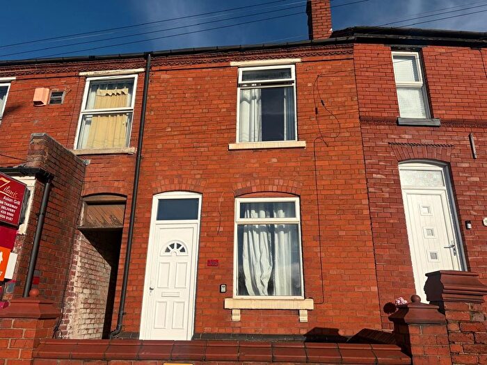 3 Bedroom Terraced House To Rent In Stourbridge Road, Halesowen, B63