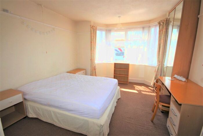 4 Bedroom Semi-Detached House To Rent In Malmesbury Park Road, Bournemouth, BH8