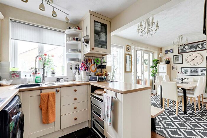 3 Bedroom Terraced House For Sale In Sloethorne Gardens, Arnold, Nottinghamshire, NG5