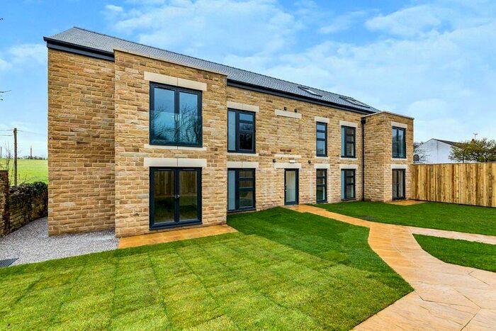 2 Bedroom Flat For Sale In Warren Lane, Chapeltown, Sheffield, S35