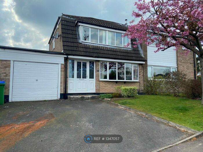 3 Bedroom Semi-Detached House To Rent In Shawclough Way, Rochdale, OL12