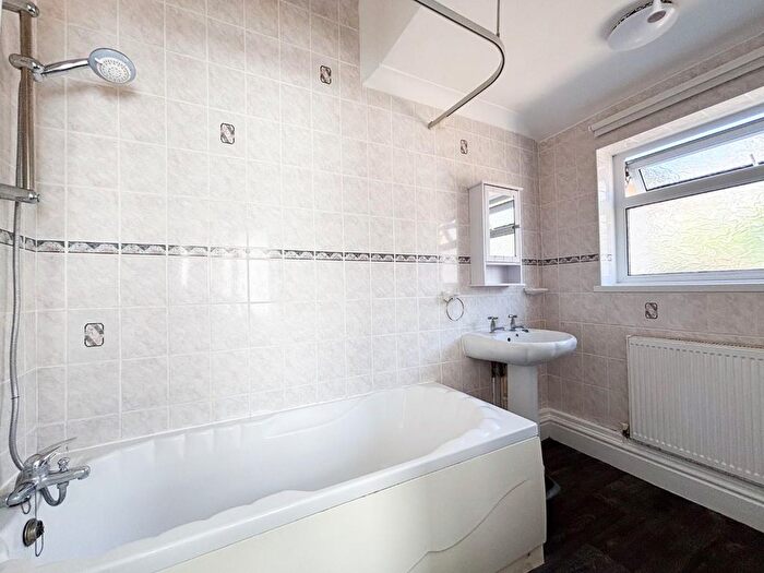 1 Bedroom Flat To Rent In Hengrove Road, Bristol, BS4