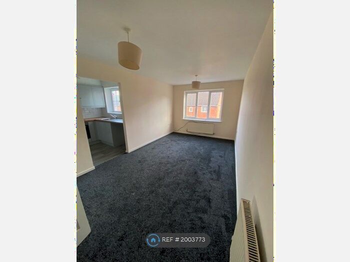 2 Bedroom Flat To Rent In Royal Drive, Fulwood, Preston, PR2