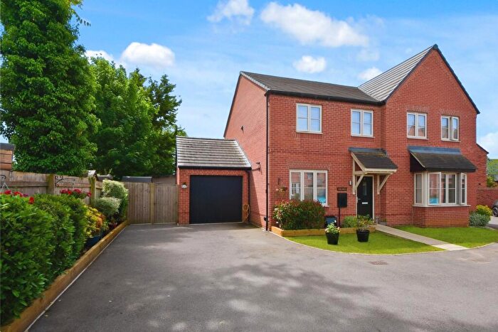 3 Bedroom Semi Detached House For Sale In Bennett Drive, Banbury, OX16