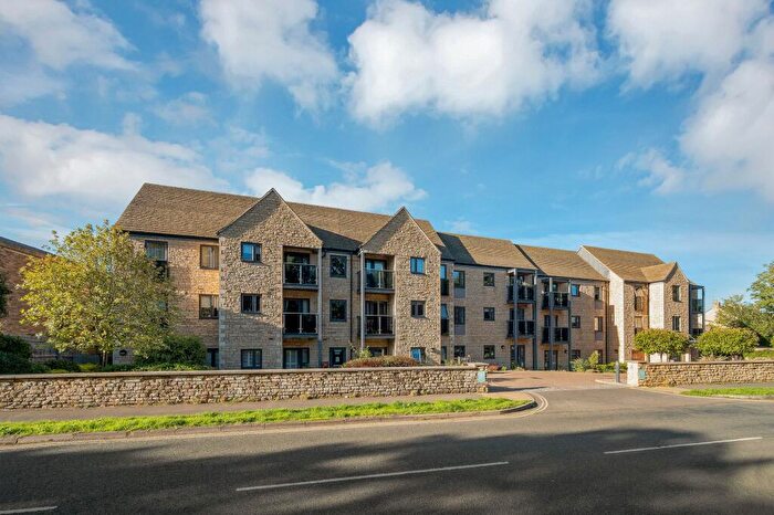 2 Bedroom Flat For Sale In Stukeley Court, Stamford, PE9