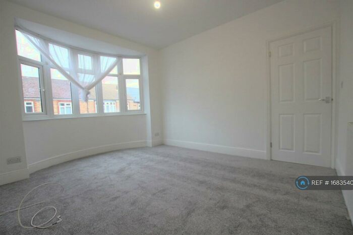 3 Bedroom Terraced House To Rent In Larkfield Avenue, Gillingham, ME7