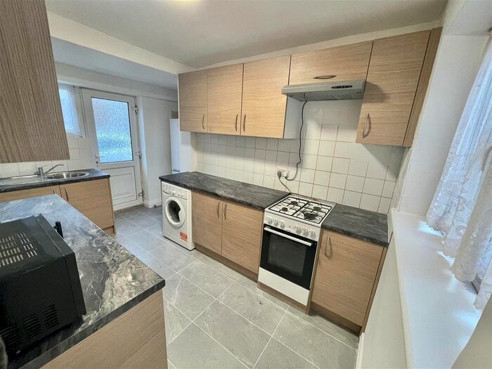 Maisonette To Rent In Everton Drive, Stanmore HA7