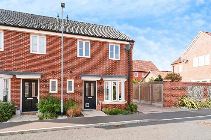 2 Bedroom Semi-Detached House For Sale In Kestrel Drive, Holt, NR25