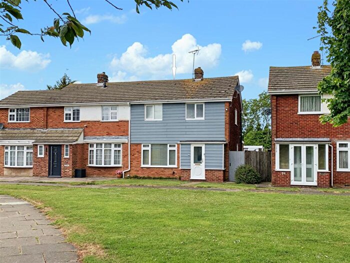 3 Bedroom Semi Detached House For Sale In Millstream Close, Whitstable, CT5