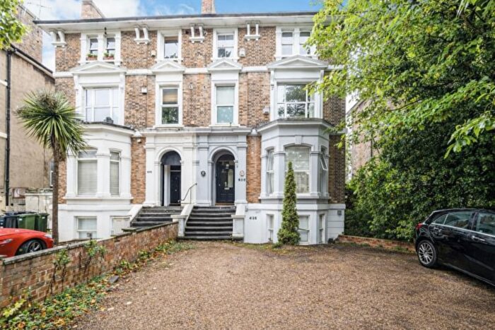 1 Bedroom Flat For Sale In High Road, Buckhurst Hill, IG9