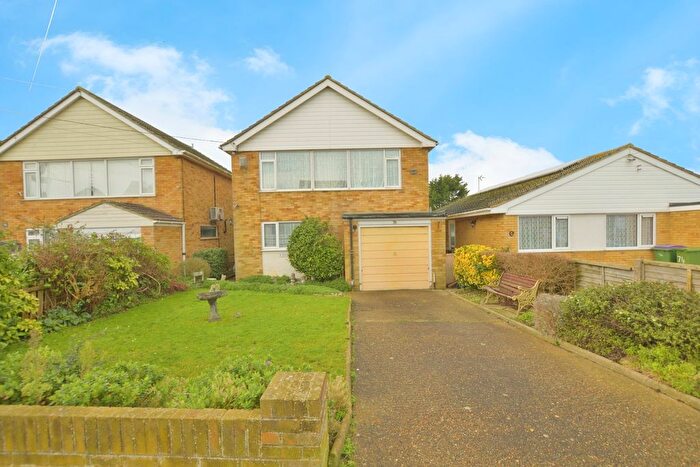 3 Bedroom Detached House For Sale In The Parade, Greatstone, Kent, TN28