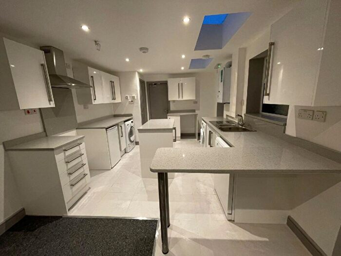 6 Bedroom House To Rent In Exeter Road, Selly Oak, Birmingham, West Midlands, B29