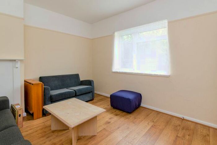 4 Bedroom Semi-Detached House To Rent In Worcester Road, Stoughton, Guildford, GU2