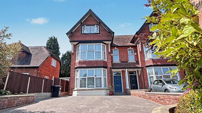 6 Bedroom Semi-Detached House For Sale In Anderton Park Road, Birmingham, B13