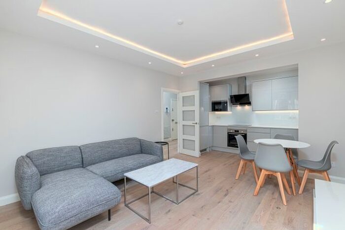 2 Bedroom Flat To Rent In Cromwell Road, London, SW5