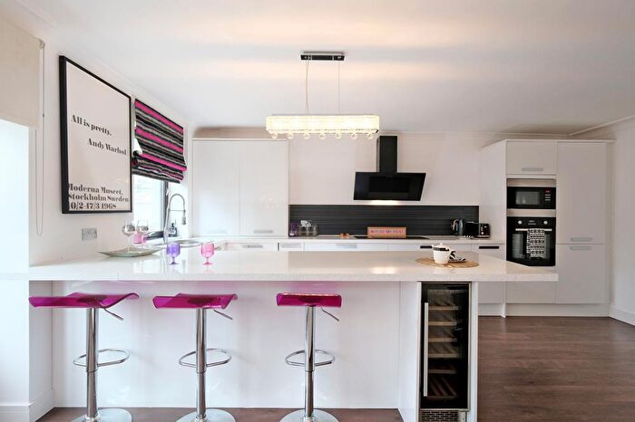 2 Bedroom Flat To Rent In Albert Den, First Floor, Aberdeen, AB25