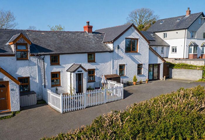 4 Bedroom Semi-Detached House For Sale In Y Bwthyn, Cefnllwyd, Capel Dewi, Aberystwyth, SY23