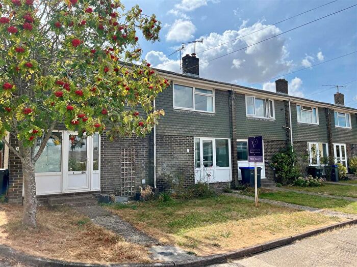 3 Bedroom Terraced House For Sale In Hollows Close, Salisbury, SP2