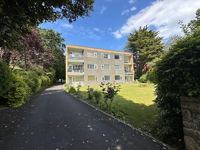 3 Bedroom Flat To Rent In Marlborough Road, Bournemouth, BH4