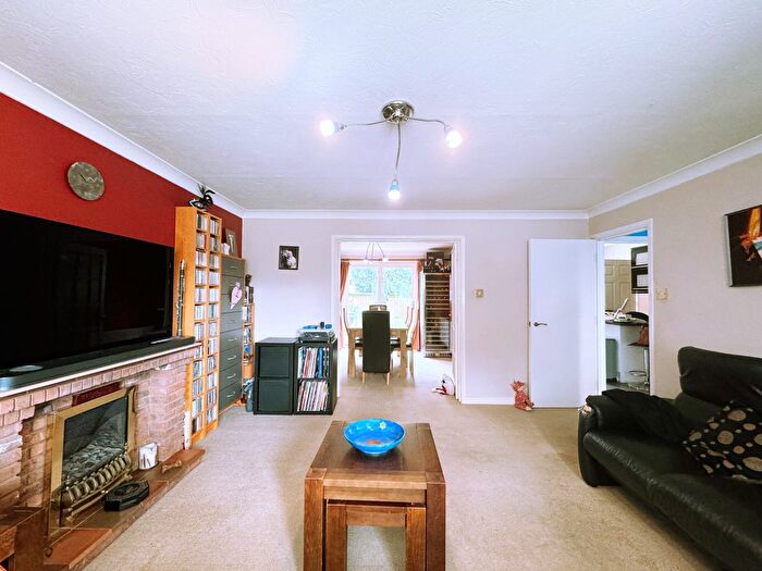 5 Bedroom Detached House For Sale In Sheridan Close, Boxmoor, Hemel Hempstead, Hertfordshire, HP1