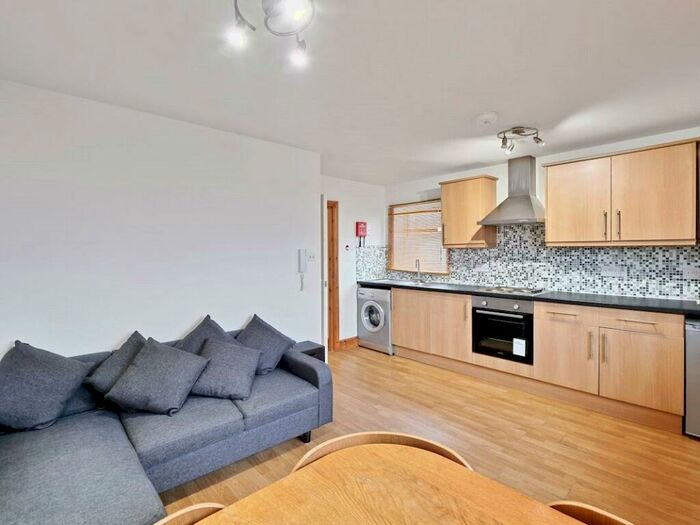 1 Bedroom Apartment To Rent In Palace Gates Road, London, N22